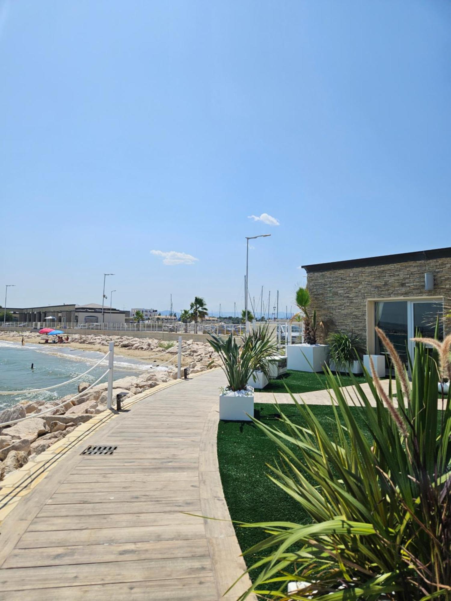 Dada Suites And Sea San Salvo Exteriör bild